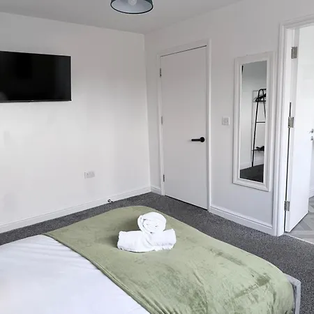Cosy With Ensuite Near Shopping And Centre