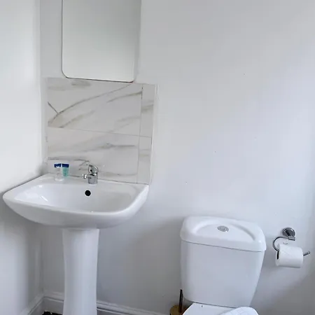 Ubytování v soukromí Cosy With Ensuite Near Shopping And Centre *