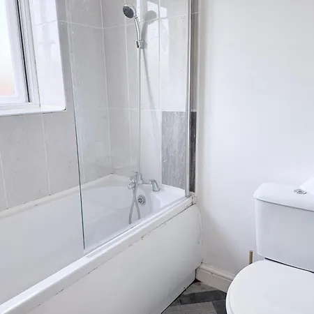 Cosy With Ensuite Near Shopping And Centre Ubytování v soukromí Leeds (West Yorkshire)