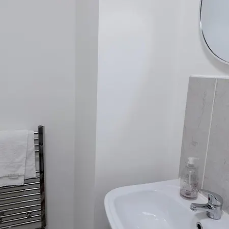 Cosy With Ensuite Near Shopping And Centre
