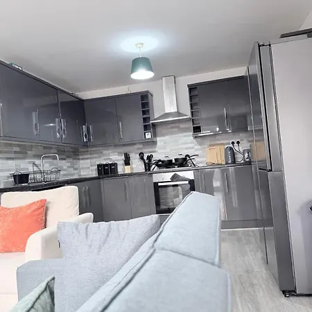 Ubytování v soukromí Cosy With Ensuite Near Shopping And Centre