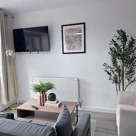 Cosy With Ensuite Near Shopping And Centre *