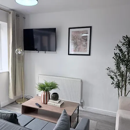Cosy With Ensuite Near Shopping And Centre