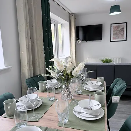 Cosy With Ensuite Near Shopping And Centre * Leeds (West Yorkshire)