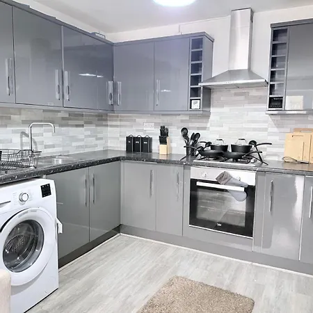 Cosy With Ensuite Near Shopping And Centre