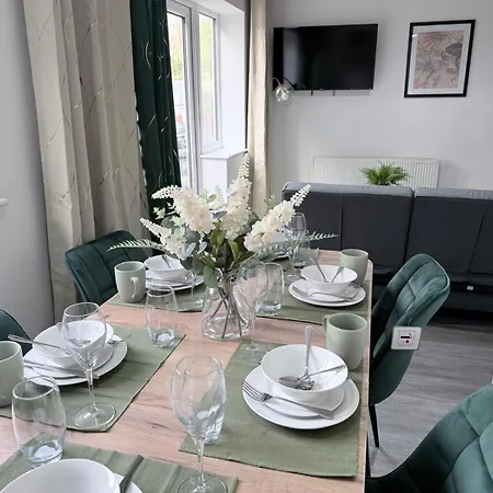 Cosy With Ensuite Near Shopping And Centre