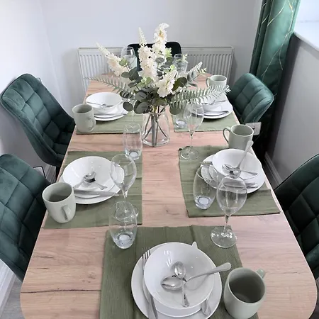 Cosy With Ensuite Near Shopping And Centre Ubytování v soukromí Leeds (West Yorkshire)